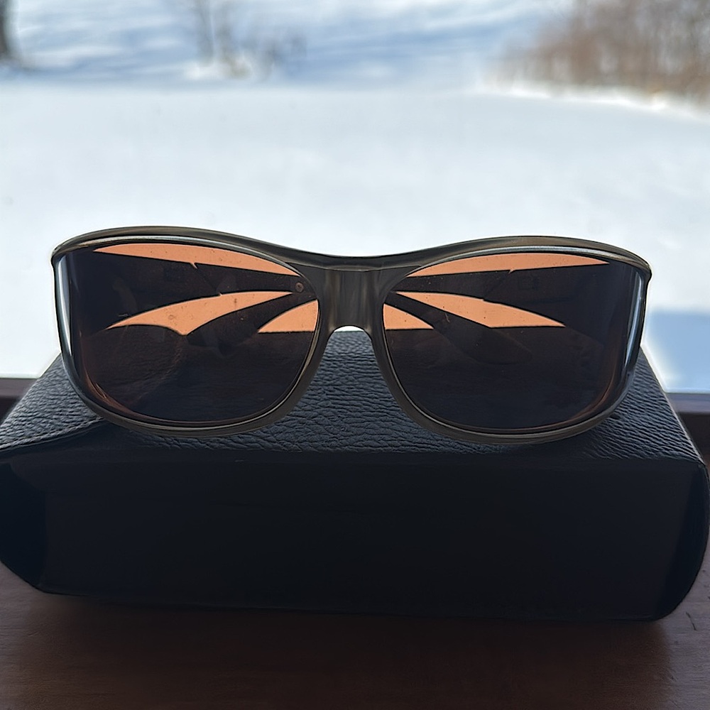 Vistana women’s M flex2fit wear over sunglasses with case
